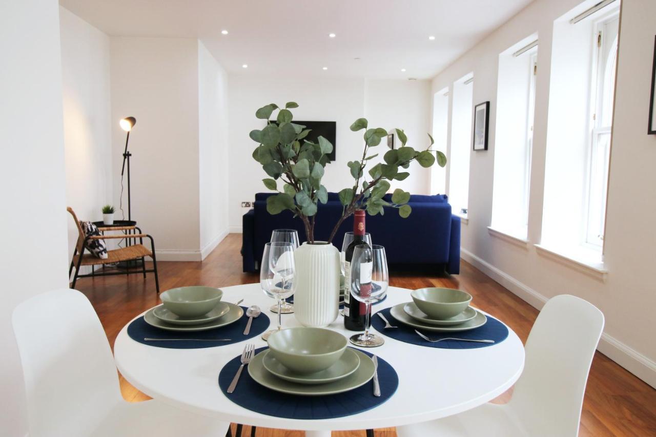 No 2 Under The Clock By Ssw - 2Br, Right In The City Centre, Sleeps 6 Cardiff Exterior foto
