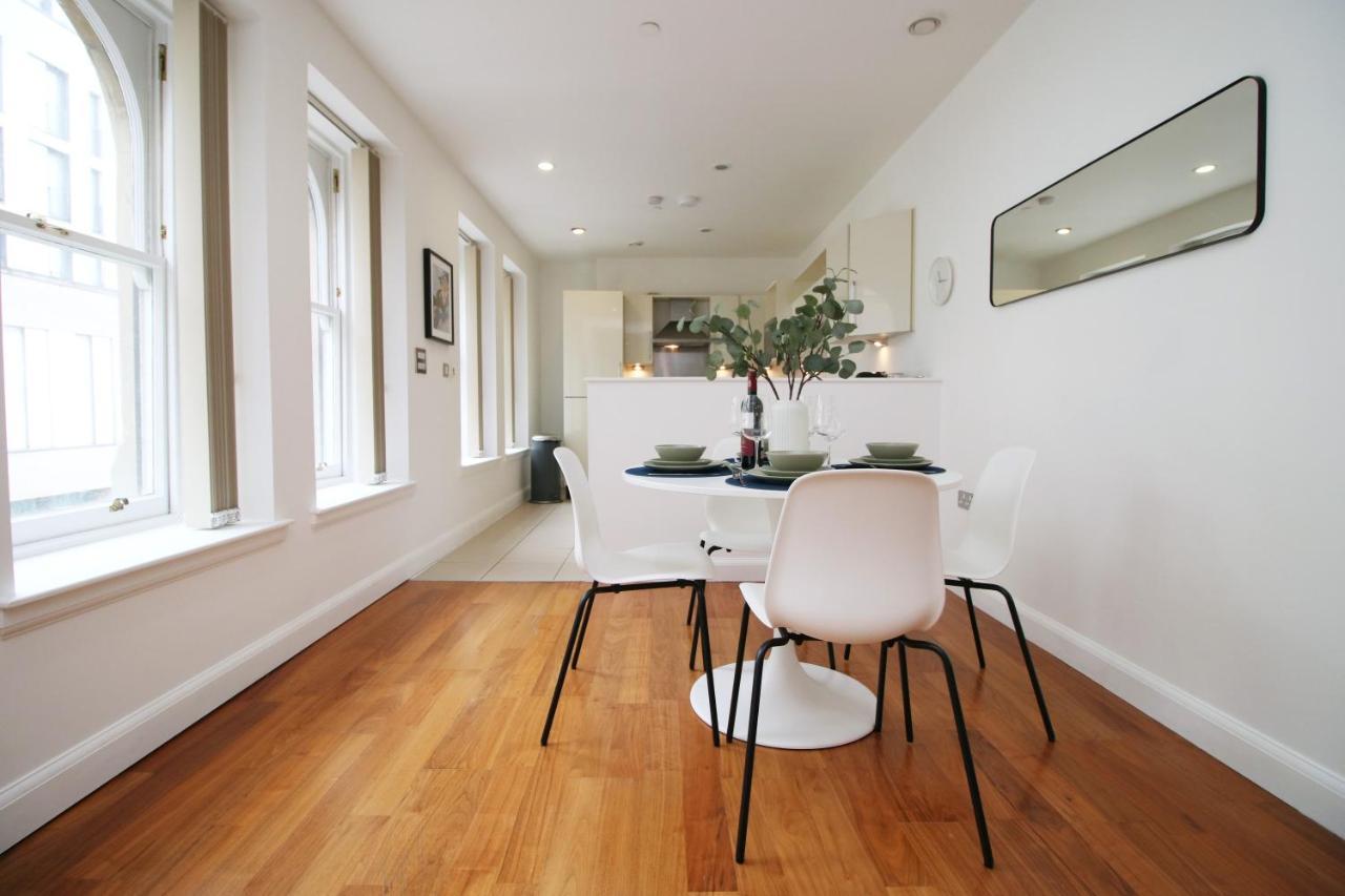 No 2 Under The Clock By Ssw - 2Br, Right In The City Centre, Sleeps 6 Cardiff Exterior foto