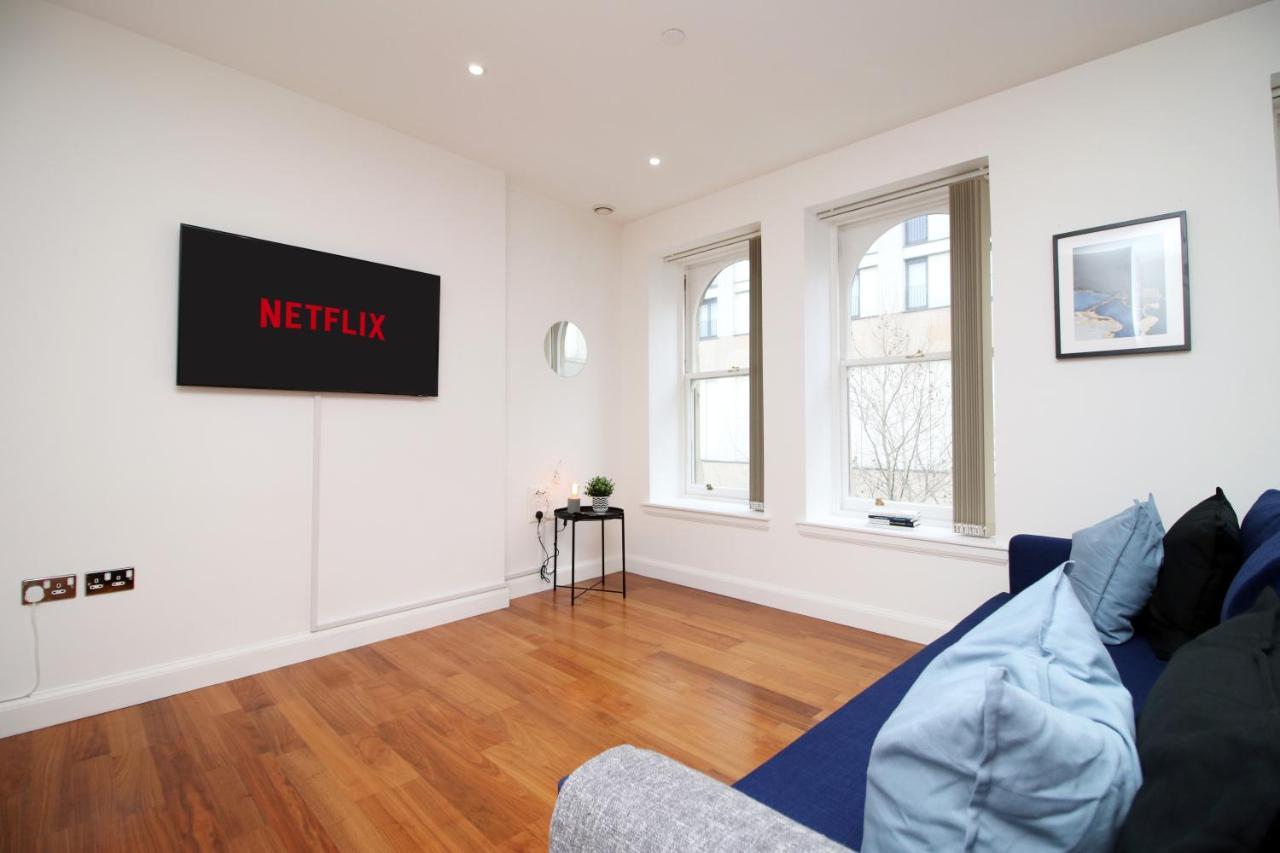 No 2 Under The Clock By Ssw - 2Br, Right In The City Centre, Sleeps 6 Cardiff Exterior foto